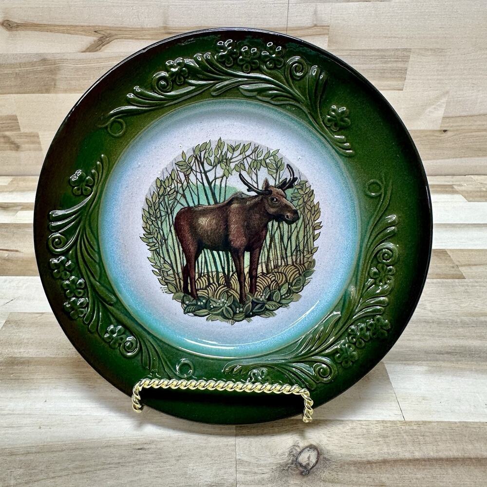 VTG Decorative Wall Plate Moose Wildlife Cabin Lodge Decor Green Embossed‎ 7.5”